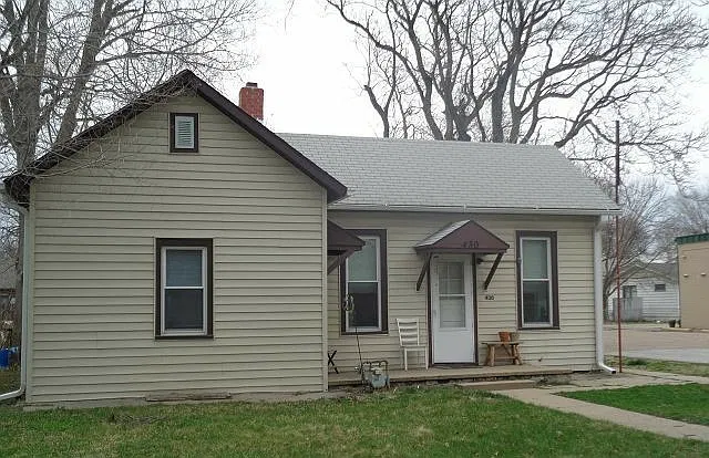 430 N Bell St — Photo 1