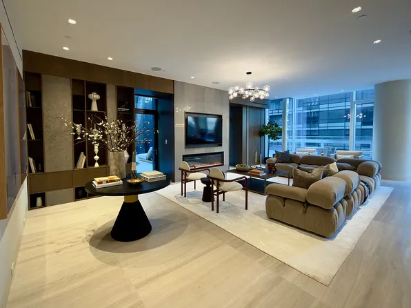 20 W 53rd St #18-B/C, New York, NY 10019