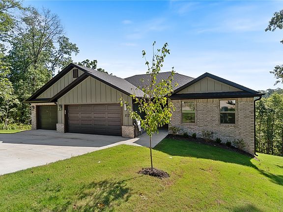 2nd image of 27 Topcliffe Ln