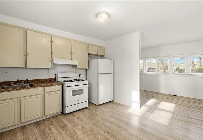 28 Crescent Dr — Photo 11