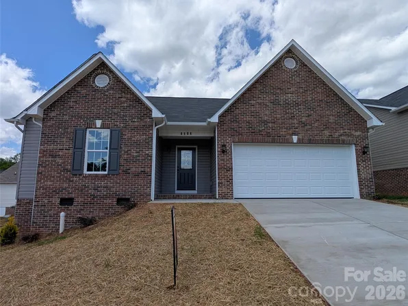 4184 Saltwood Dr, Hickory, NC 28602