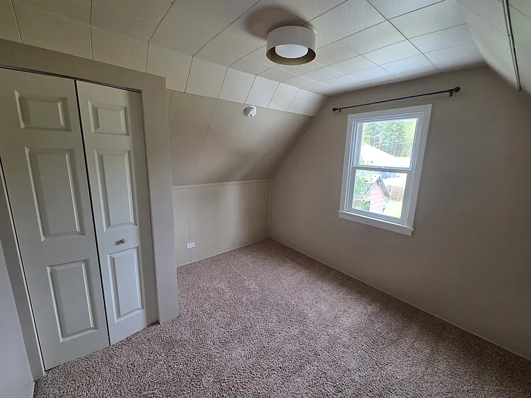 Upstairs south bedroom