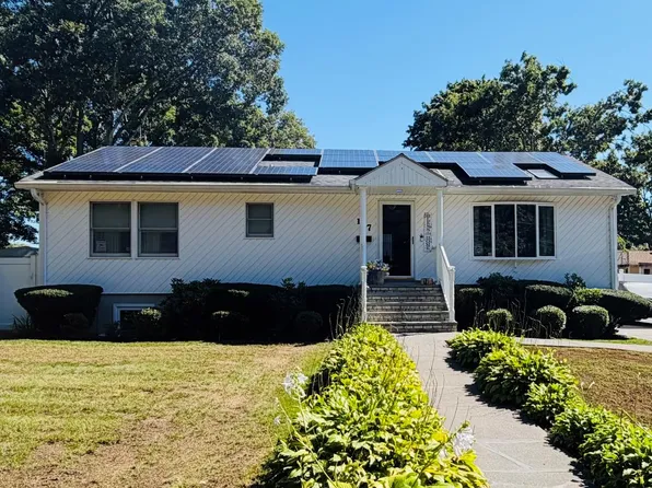 187 N 28th Street, Wyandanch, NY 11798
