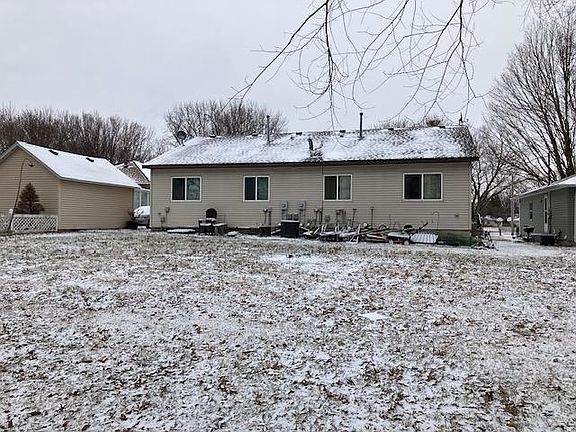 4th image of 906 5th St SW