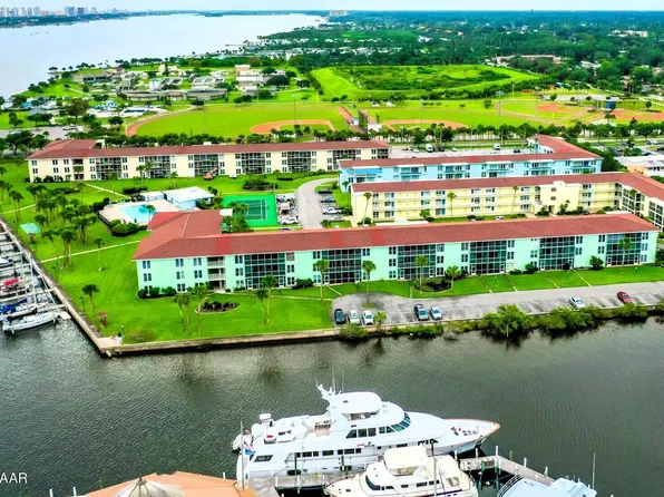 719 S Beach St #2060, Daytona Beach, FL 32114