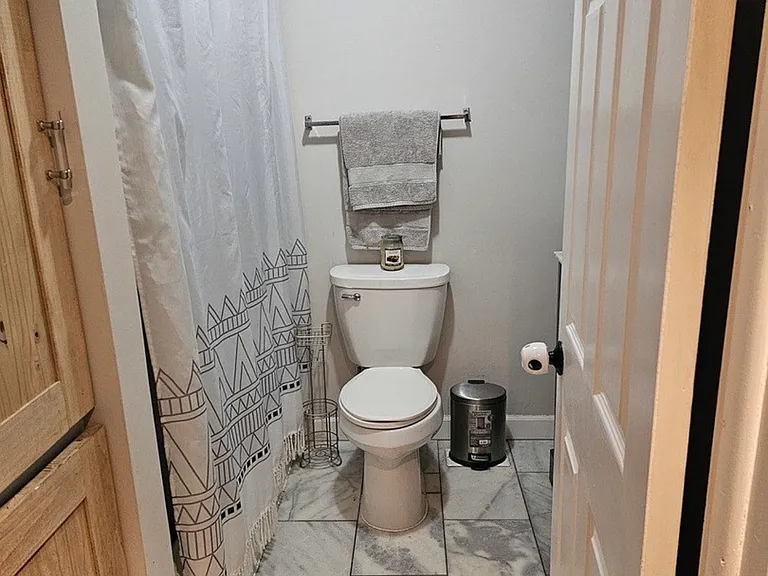 1817 Ivy Ln — Photo 12