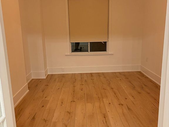 3rd image of 225 Grace St