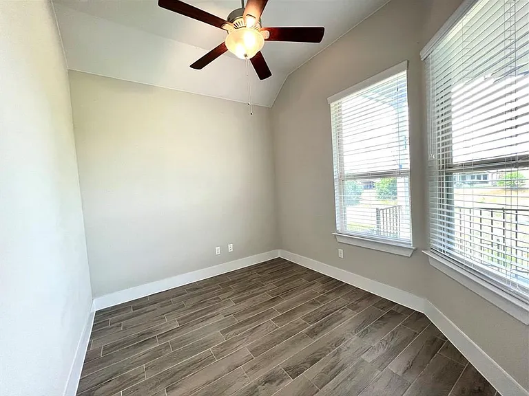 197 Santa Maria St — Photo 20