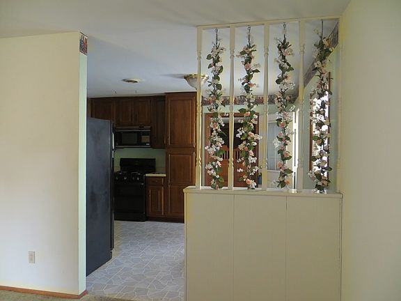 4th image of 3734 Kipling Dr