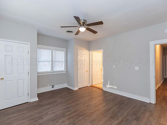 5th image of 2214 S Taylor St