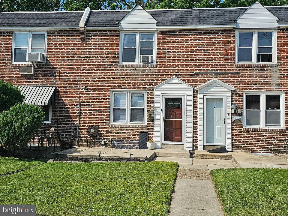 1521 W End Dr