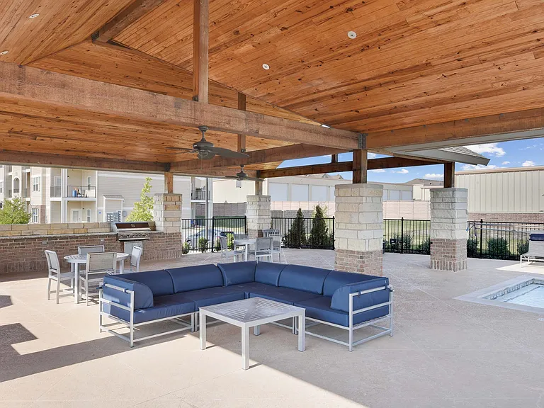 Icon Apartments — Photo 24