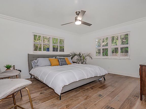 5th image of 2585 SE 4th St