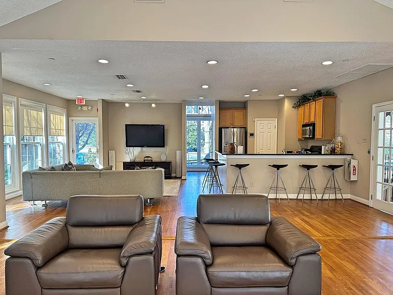 1523 Lincoln Way #204B — Photo 36