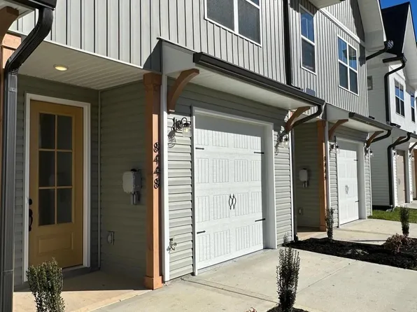 8434 Whisper Ln, Powell, TN 37849