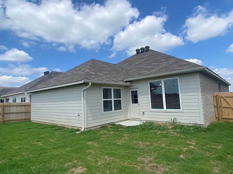 1242 Dowdy Dr — Photo 18