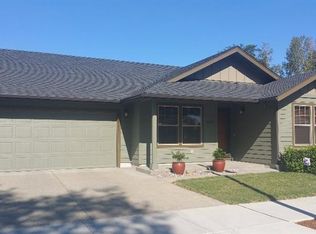 220 SW Leonard St, Grants Pass, OR 97526