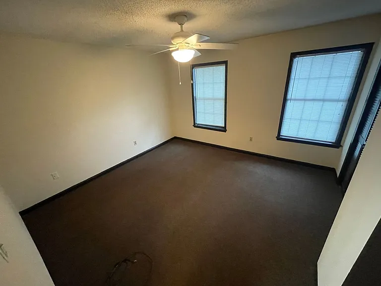 425 Peabody St — Photo 5