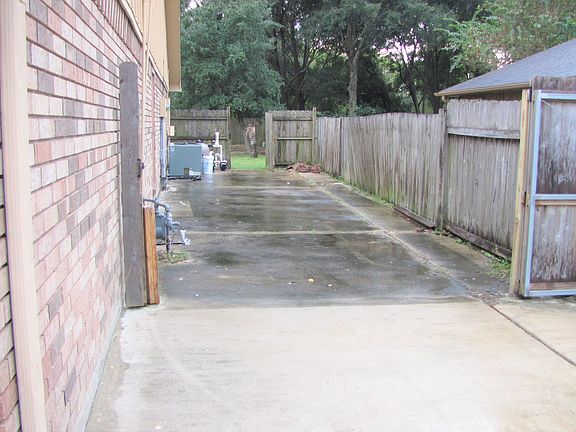 4th image of 6845 Saratoga Cir