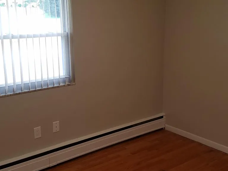 Mosser Dr — Photo 27