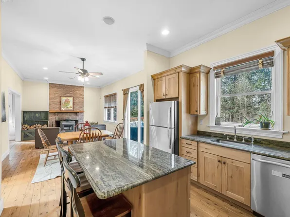 556 Saw Mill Road, Wardsboro, VT 05360