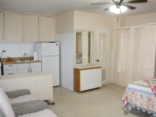 235 Liliuokalani Ave APT 235, Honolulu, HI 96815