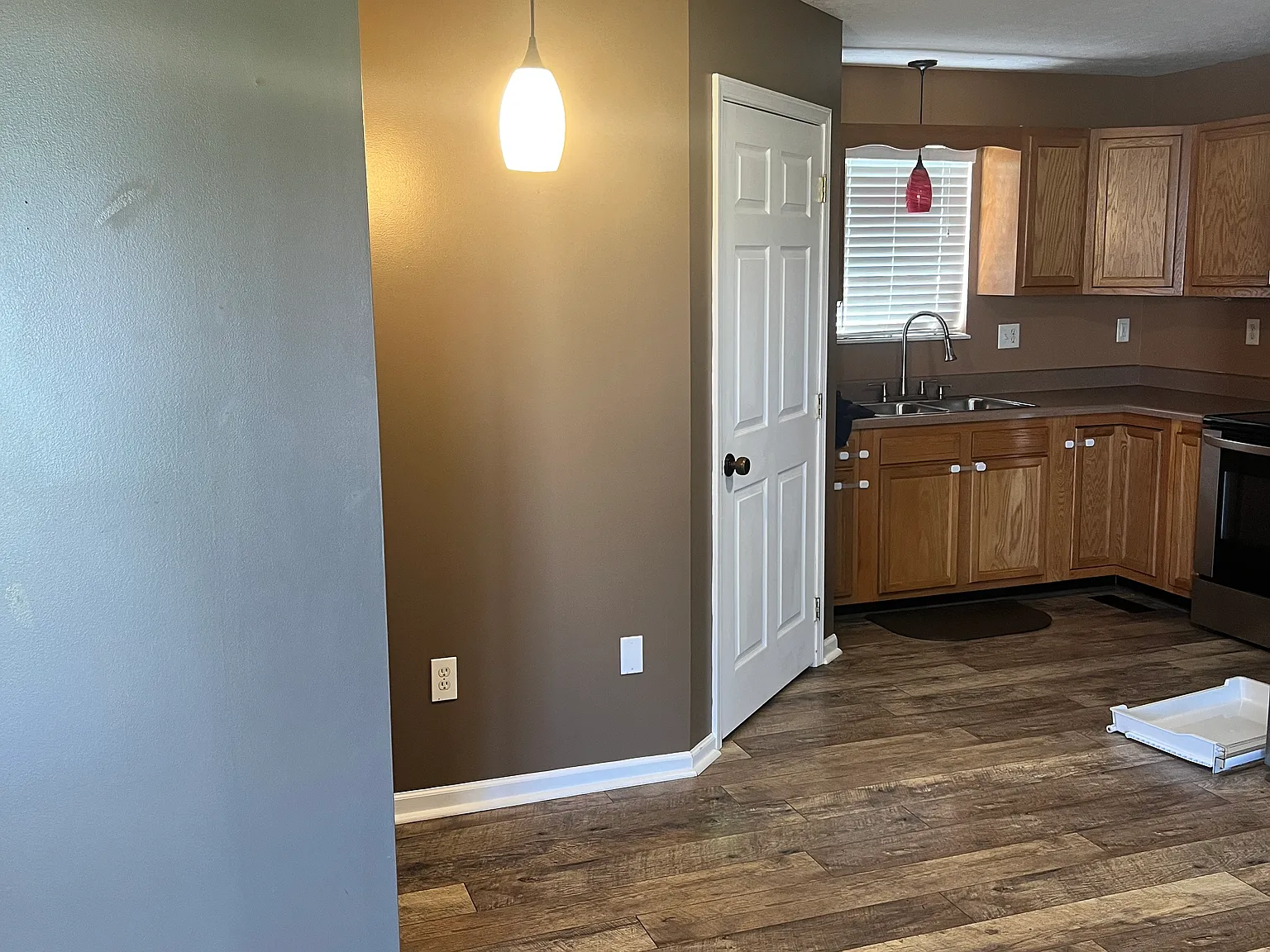 3 bed, 1032 sqft, $1,600 — Photo 4