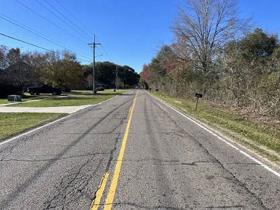 Exterior Neighborhood (street photo)