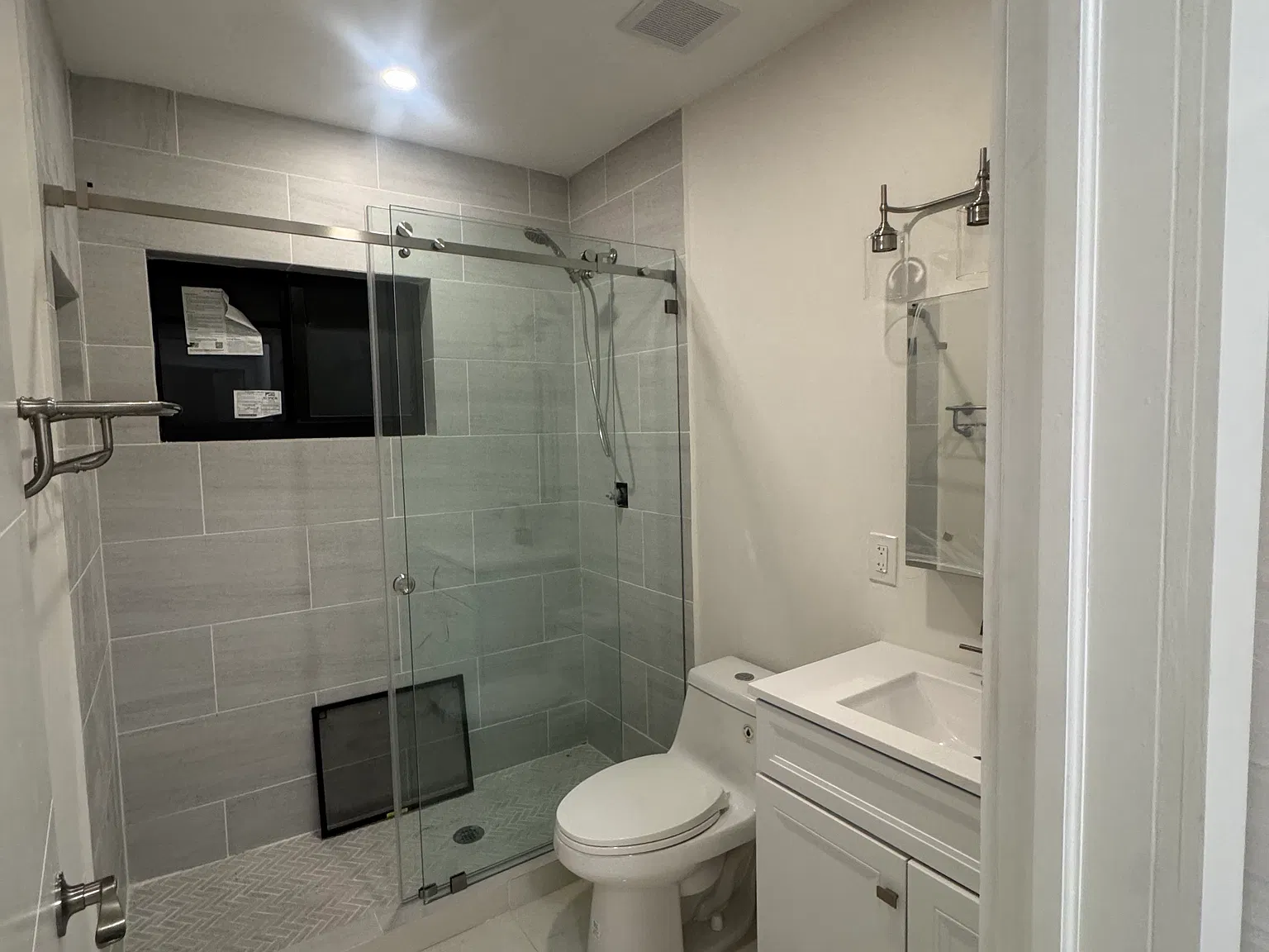 2 bed, 1075 sqft, $3,675 — Photo 3