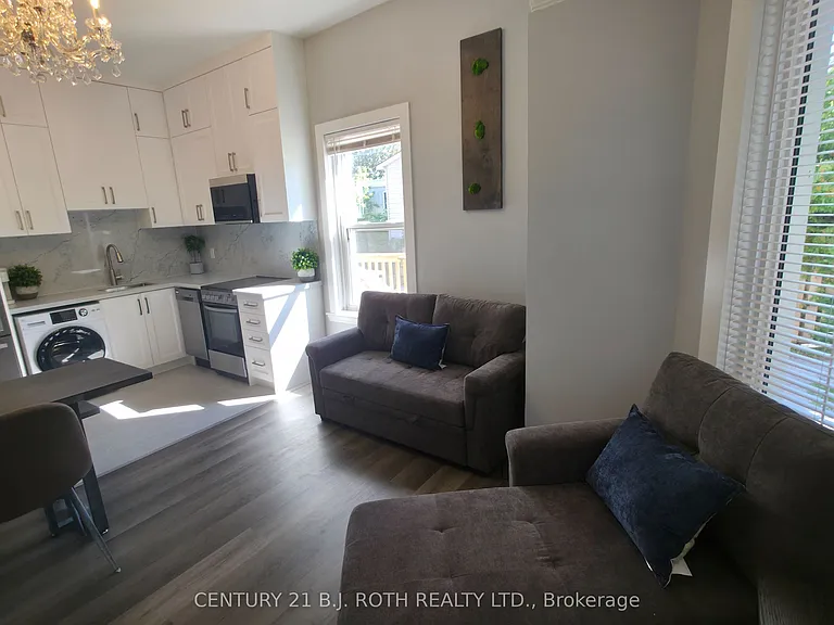 82 Albert St N #3 — Photo 2
