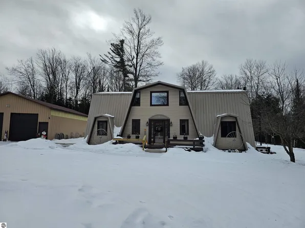 5800 Town Hall Rd, Hale, MI 48739