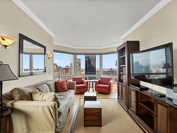 301 West 57th Street image 2 of 8