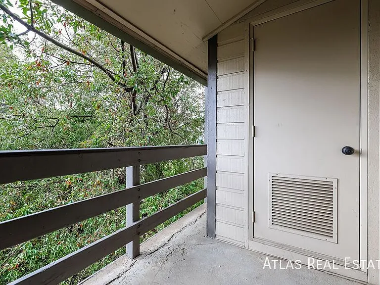 519 Wright St #305 — Photo 14