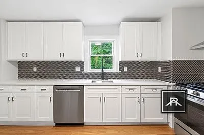 3 bed, 1.5 bath, $3,500 — Photo 2