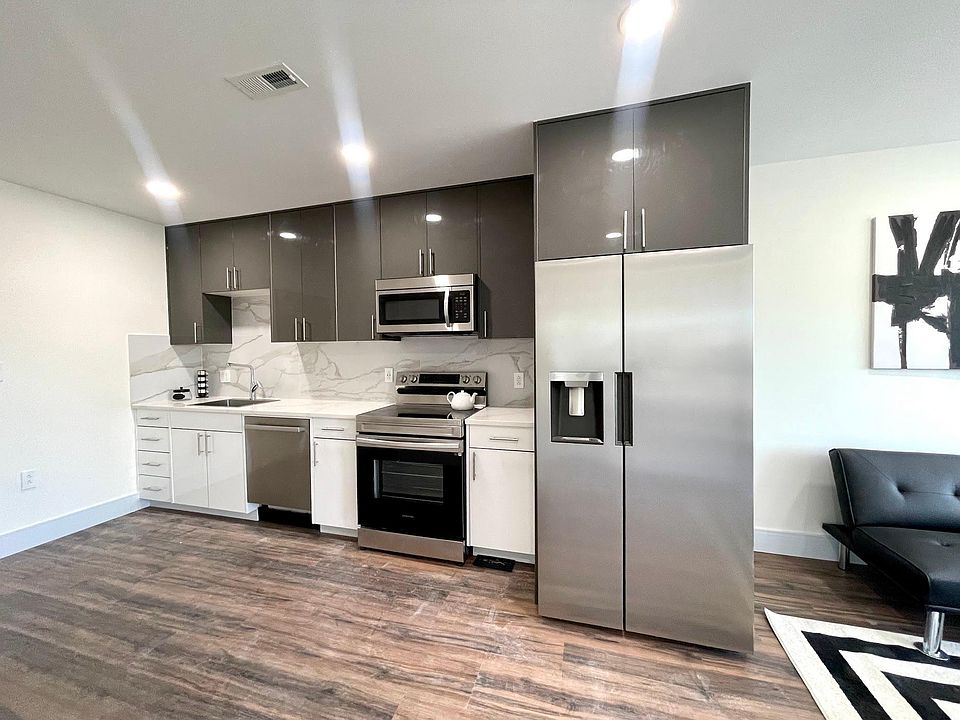 1st image of 4904 Spruce St #407D