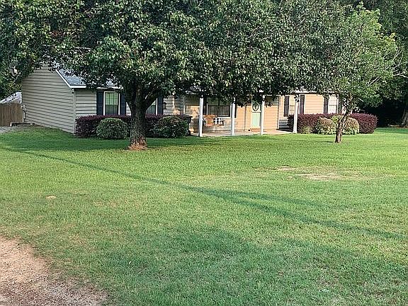 2nd image of 180 Oakwood Dr