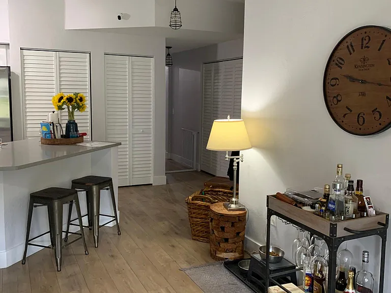 270 Crestwood Cir #103 — Photo 5