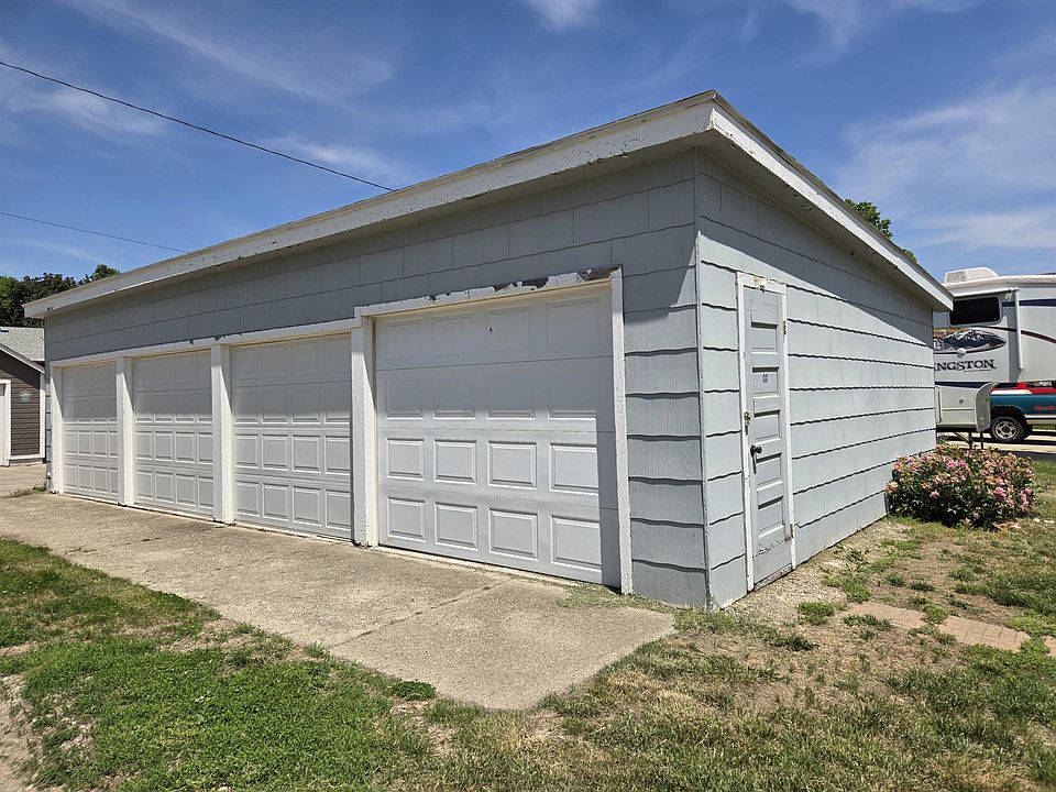 1st image of 306 W Bluff Ave