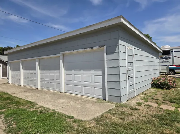 306 W Bluff Ave, Norfolk, NE 68701