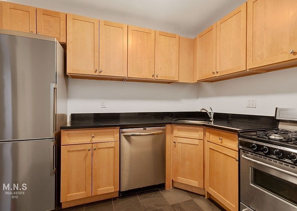 1st image of 31 E 31st St APT 8E