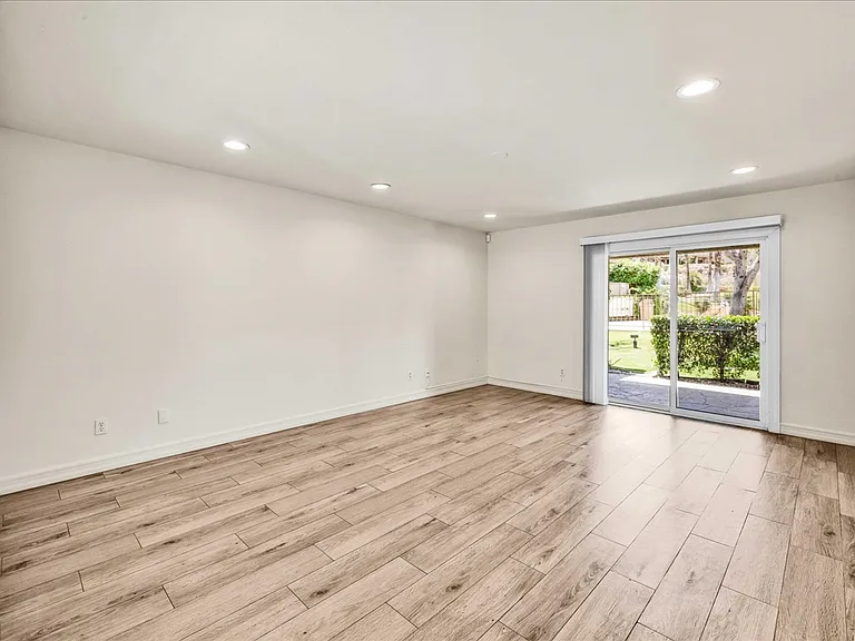 72409 Glenview Cir — Photo 12