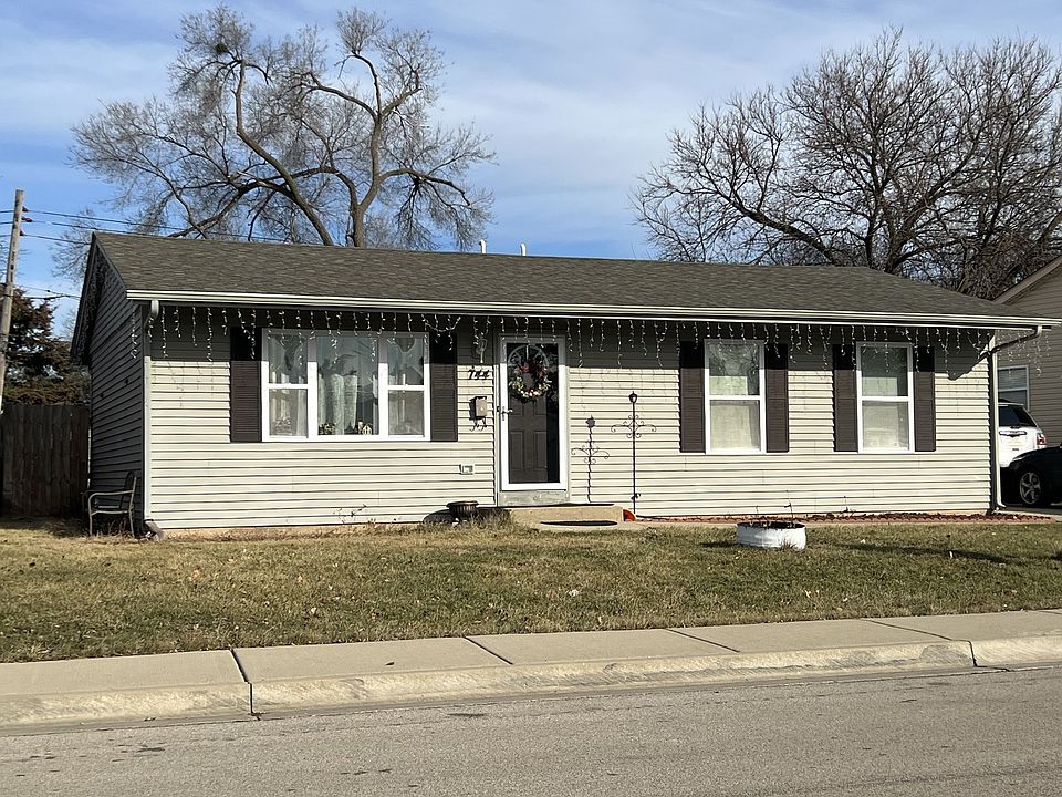 1st image of 744 Navajo Dr