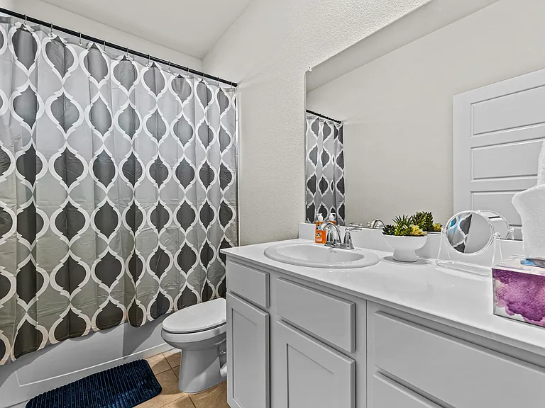 2304 Rosaline Dr — Photo 7