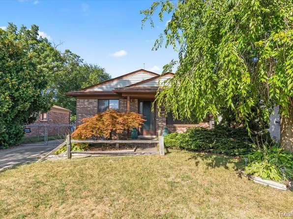 27741 Delton St, Madison Heights, MI 48071