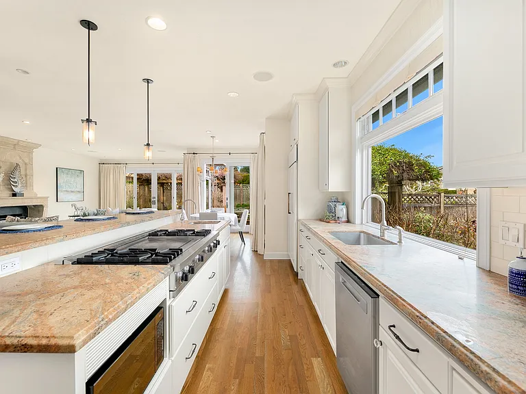 9676 Evergreen Dr NE — Photo 15