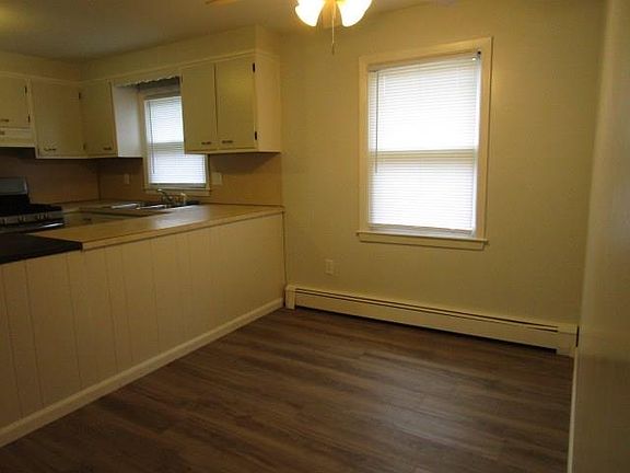 4th image of 90 Eliot Ave