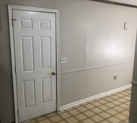 Door to double garage