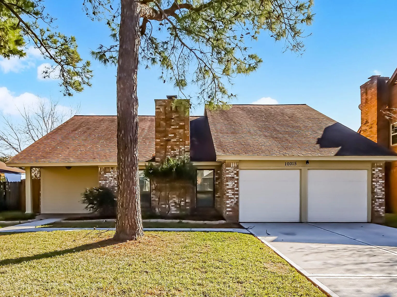 3 bed, 2.5 bath, 2252 sqft, $1,920 — Photo 1