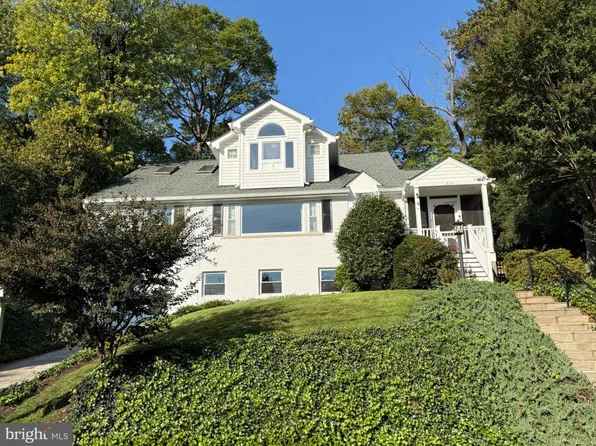 802 Parkway Ter, Alexandria, VA 22302