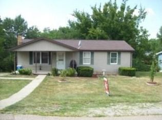 6 Summit Dr, Aurora, IN 47001